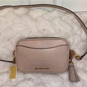 Michael Kors Jet Set crossbody in soft pink